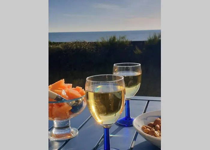 La Hautaise Vue Sur Hauteville-sur-Mer